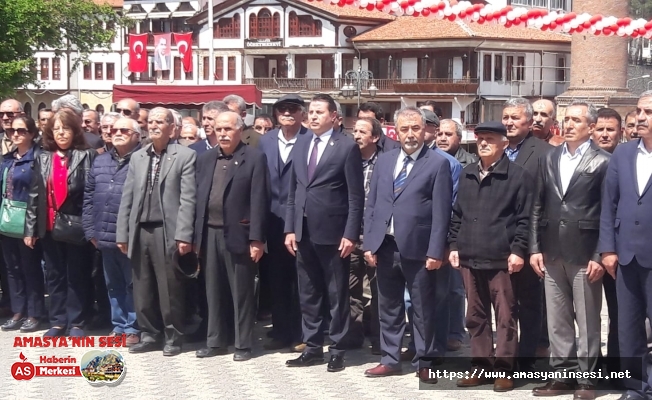 CHP Amasya 23 Nisan İçin Çelenk Koydu