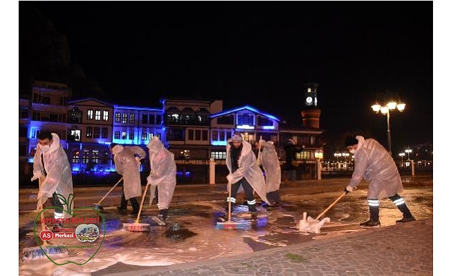 Amasya'da cadde ve sokaklar dezenfekte ediliyor