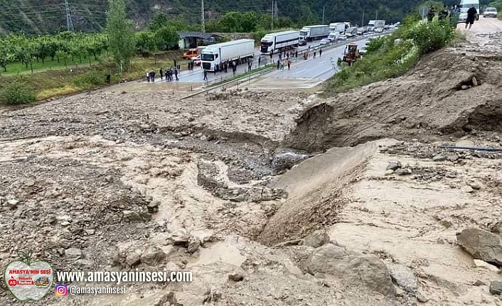 Amasya'da Sel Can Aldı