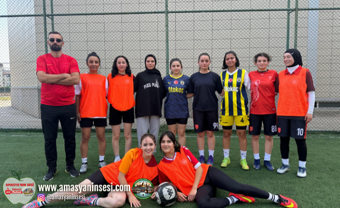 Kadın Futbol Takımı Sporcularını Belirledi