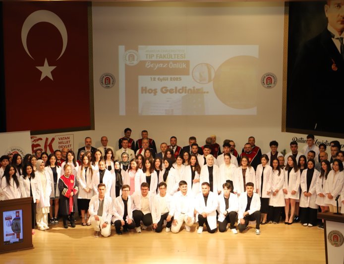 Amasya Üniversitesi Tıp Fakültesi’nde Beyaz Önlük Giyme Töreni Gerçekleşti