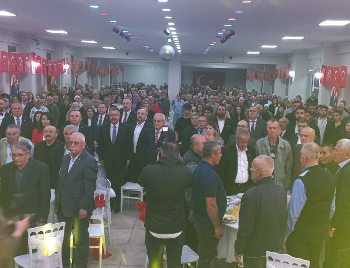 Taşova’da 102. Yıl Cumhuriyet Coşkusu: Siyasetin Önde Gelen İsimleri Baloda Buluştu
