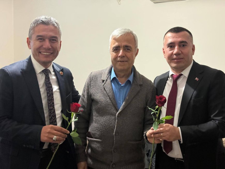  Amasya'da Anlamlı Öğretmenler Günü Ziyareti: MHP Teşkilatından Eğitime Destek Mesajı