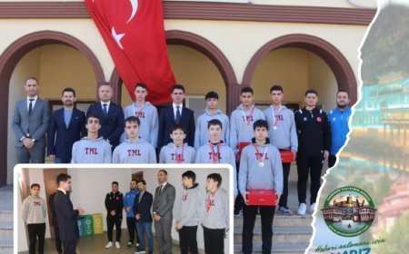 ŞEHİT POLİS AHMET YAŞAR MTAL HENTBOLDA TÜRKİYE YARI FİNALLERİNDE!