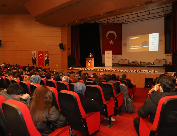 Amasya Üniversitesi’nde Kariyer Konferansı Düzenlendi