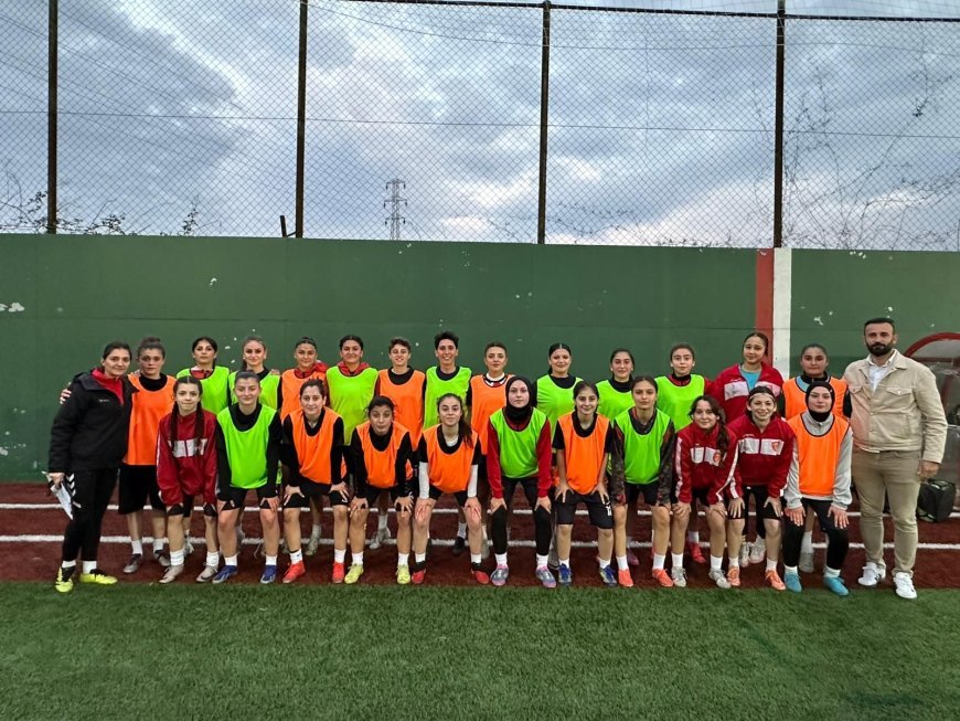 Amasya'nın Kadın Futbolcuları Gözünü 2. Lig'e Dikti!